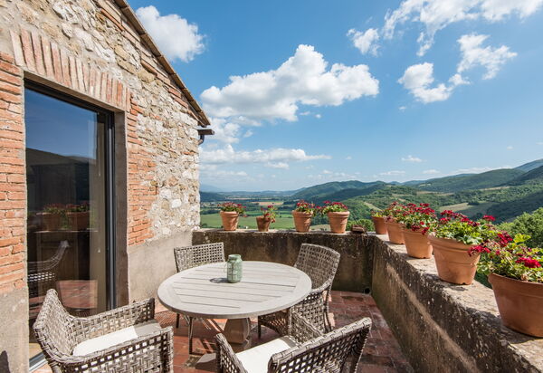 Villa Castiglione Ugolino - Tenuta Di Murlo, Umbria: Autunno, Estate, Esterni, Primavera