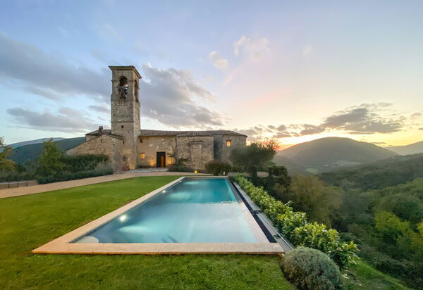 Villa Castiglione Ugolino - Tenuta Di Murlo, Umbria: Autunno, Estate, Esterni, Piscina, Primavera
