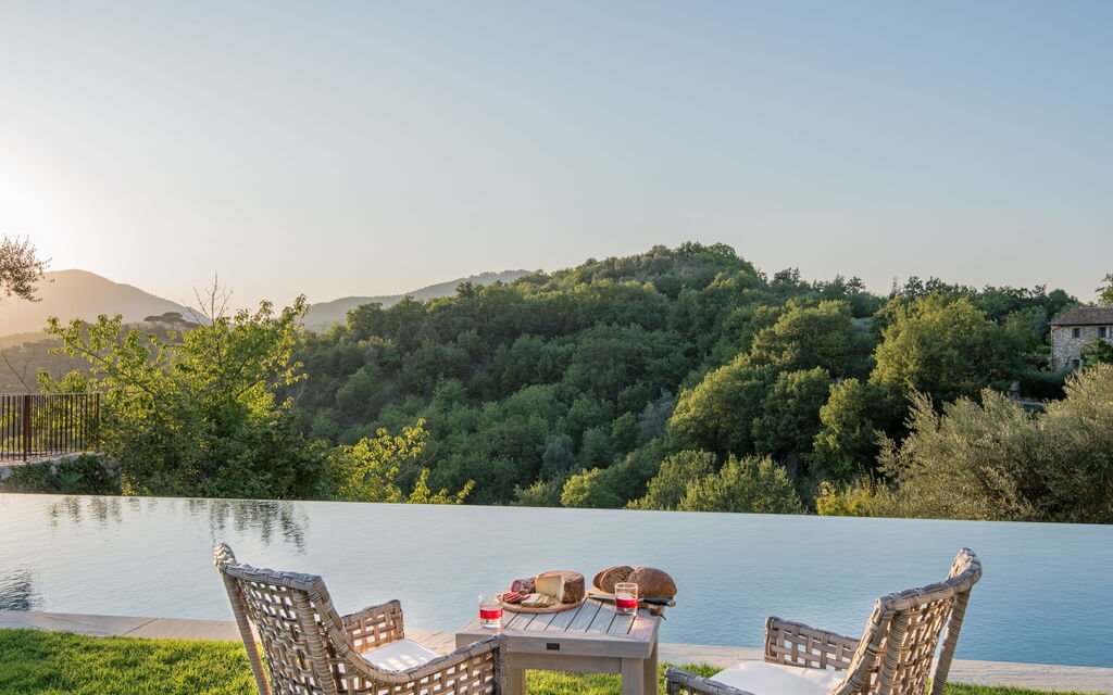 Villa Castiglione Ugolino - Tenuta Di Murlo, Umbria: Autunno, Estate, Esterni, Piscina, Primavera