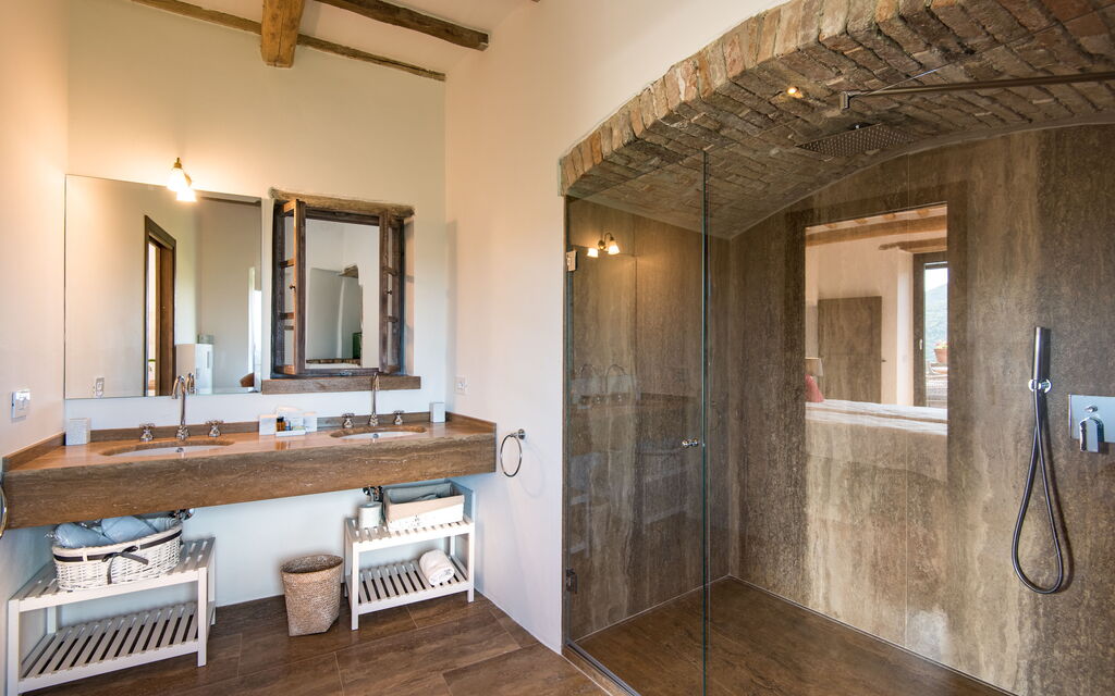 Villa Castiglione Ugolino - Tenuta Di Murlo, Umbria: Autunno, Bagno, Estate, Primavera