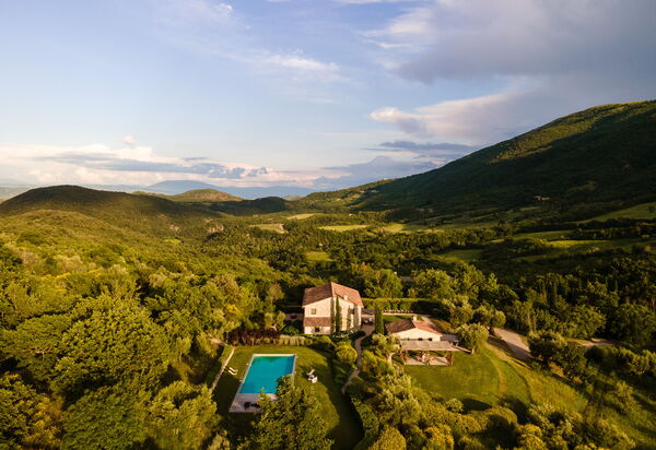 Villa Caminata - Tenuta Di Murlo, Umbria: Autumn, Building Exterior, Spring, Summer