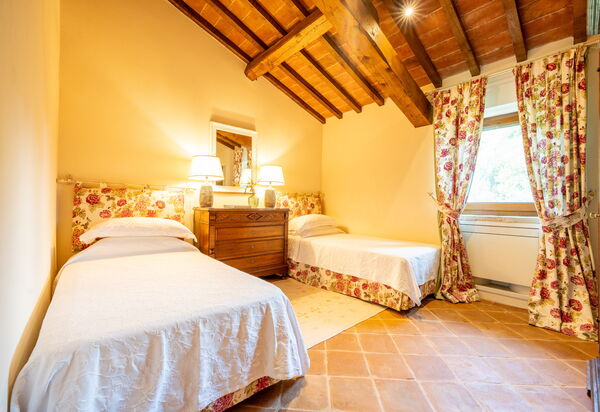 Villa Caminata - Tenuta Di Murlo, Umbria: Autumn, Bedroom, Spring, Summer
