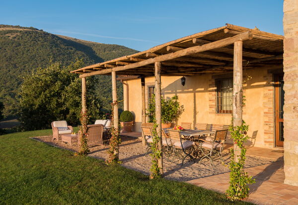 Villa Torre - Tenuta Di Murlo, Umbria: Autumn, Building Exterior, Garden, Spring, Summer