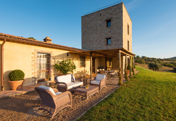Villa Torre - Tenuta Di Murlo, Umbria: Autumn, Building Exterior, Garden, Spring, Summer