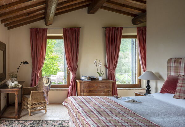 Villa Torre - Tenuta Di Murlo, Umbria: Autumn, Bedroom, Spring, Summer