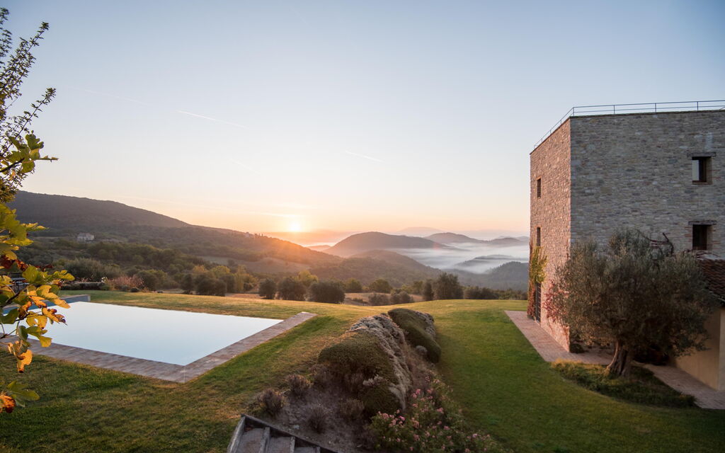 Villa Torre - Tenuta Di Murlo, Umbria: Autunno, Estate, Esterni, Piscina, Primavera