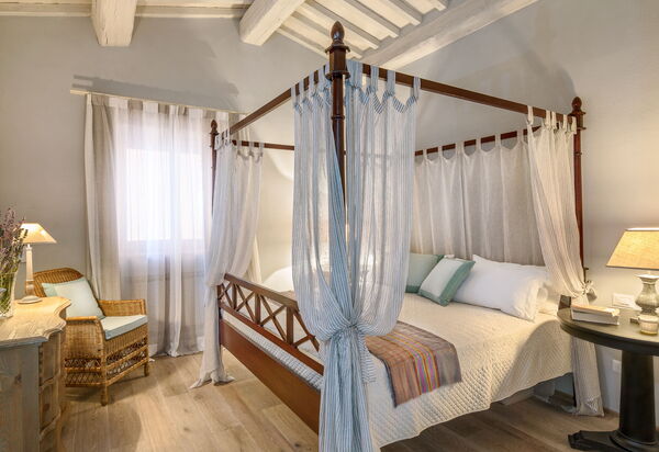 Villa Santa Croce - Tenuta Di Murlo, Umbria: Autumn, Bedroom, Spring, Summer