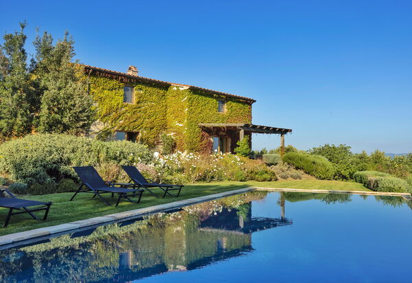 Villa Santa Croce - Tenuta Di Murlo, Umbria: Autumn, Building Exterior, Pool, Spring, Summer