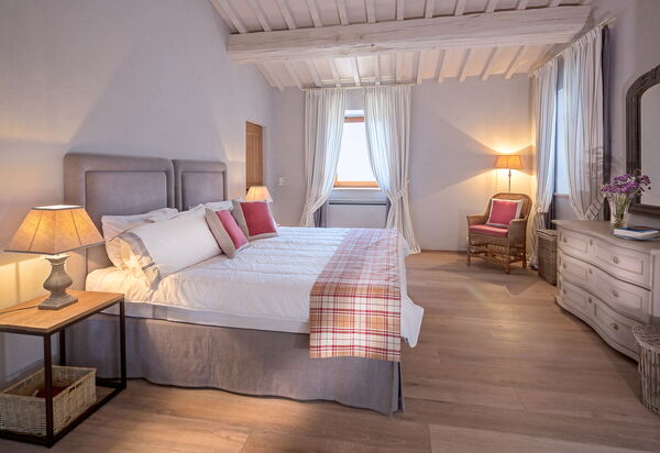Villa Santa Croce - Tenuta Di Murlo, Umbria: Autumn, Bedroom, Spring, Summer