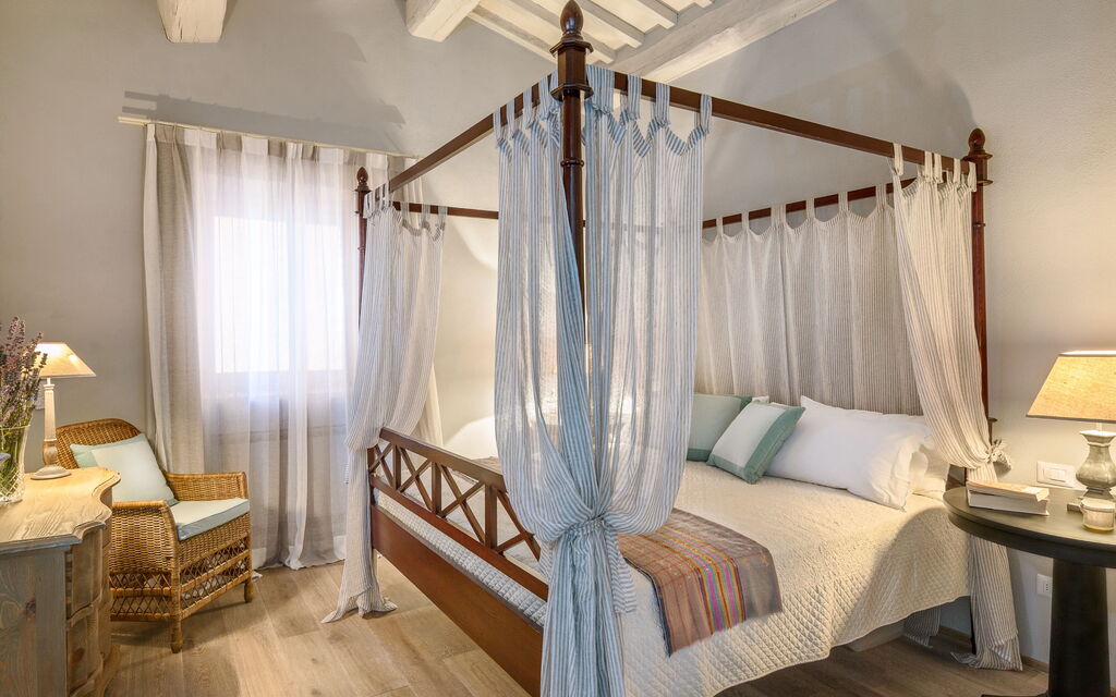 Villa Santa Croce - Tenuta Di Murlo, Umbria: Autumn, Bedroom, Spring, Summer