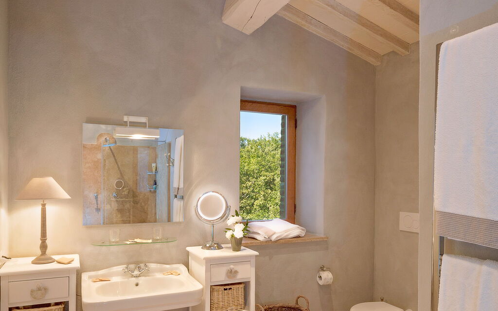 Villa Santa Croce - Tenuta Di Murlo, Umbria: Autumn, Bathroom, Spring, Summer