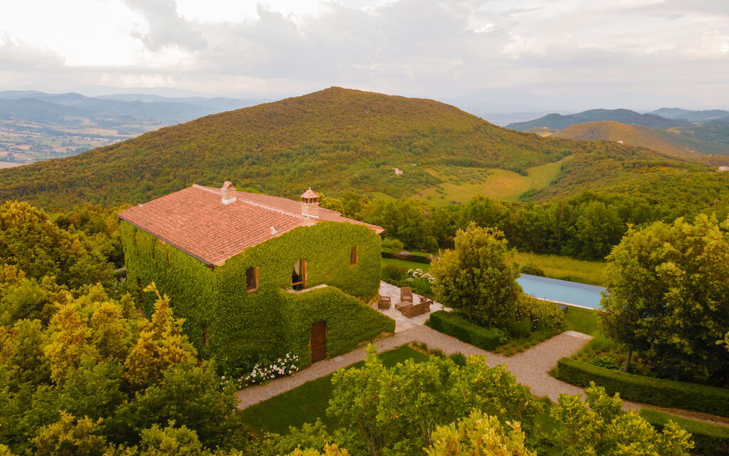 Villa Santa Croce - Tenuta Di Murlo, Umbria: Autumn, Building Exterior, Pool, Spring, Summer