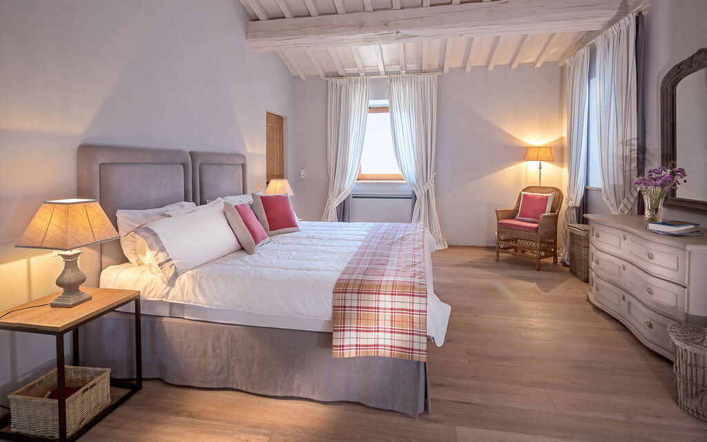 Villa Santa Croce - Tenuta Di Murlo, Umbria: Autumn, Bedroom, Spring, Summer