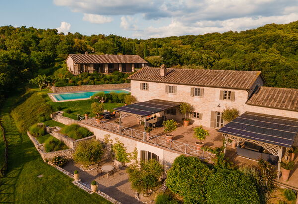Villa Monticelli - Tenuta Di Murlo, Umbria: Autumn, Building Exterior, Spring, Summer