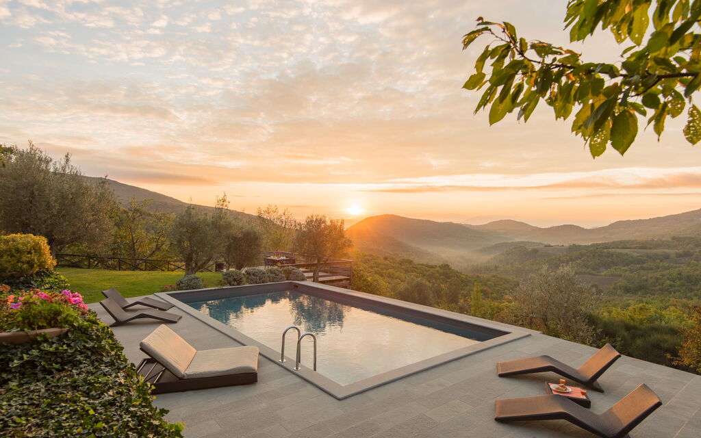 Villa San Savino - Tenuta Di Murlo, Umbria: Autumn, Building Exterior, Pool, Spring, Summer