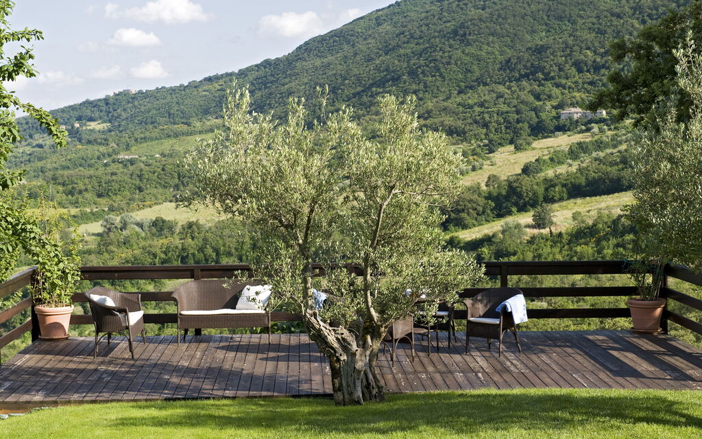 Villa San Savino - Tenuta Di Murlo, Umbria: Autumn, Building Exterior, Spring, Summer