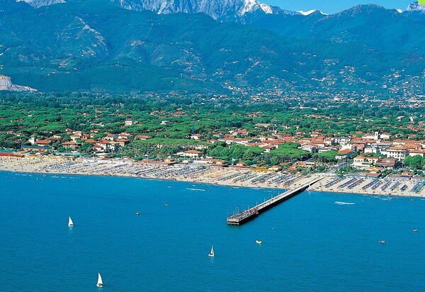 La Bouganville, Forte Dei Marmi, Private Garden, Wifi: Activities, Autumn, Spring, Summer