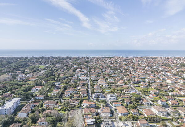 La Bouganville, Forte Dei Marmi, Private Garden, Wifi: Activities, Autumn, Building Exterior, Spring, Summer