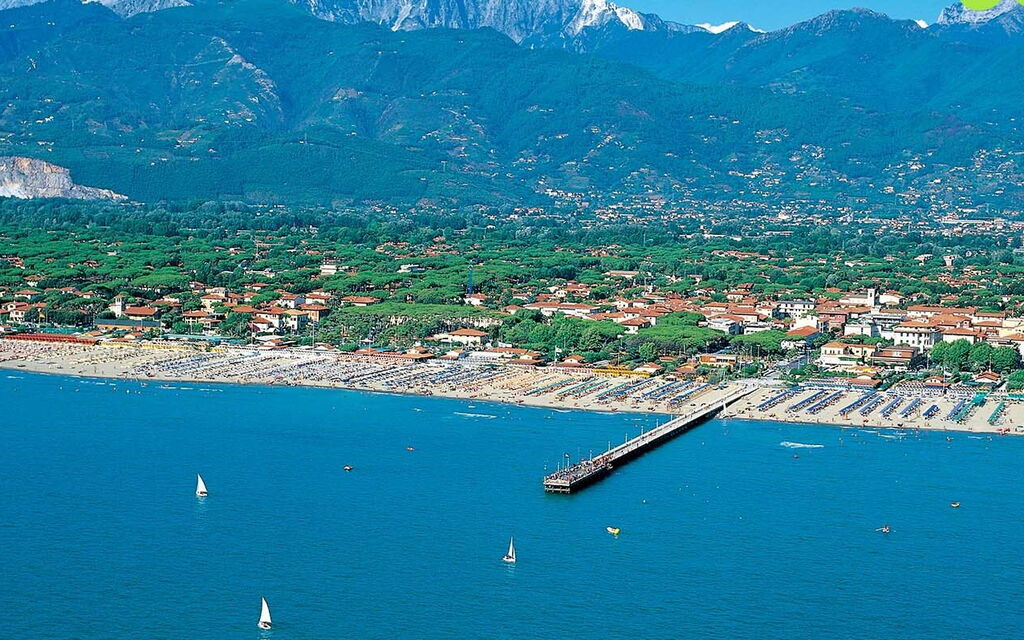 La Bouganville, Forte Dei Marmi, Private Garden, Wifi: Activities, Autumn, Spring, Summer