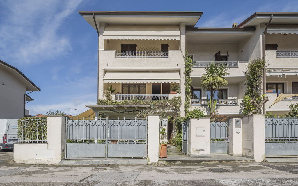 La Bouganville, Forte Dei Marmi, Private Garden, Wifi: Autumn, Main Entrance, Spring, Summer