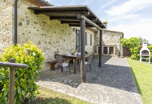 Podere Marcigliana - Radicondoli - Siena, Toscana: Autunno, Estate, Giardino, Primavera