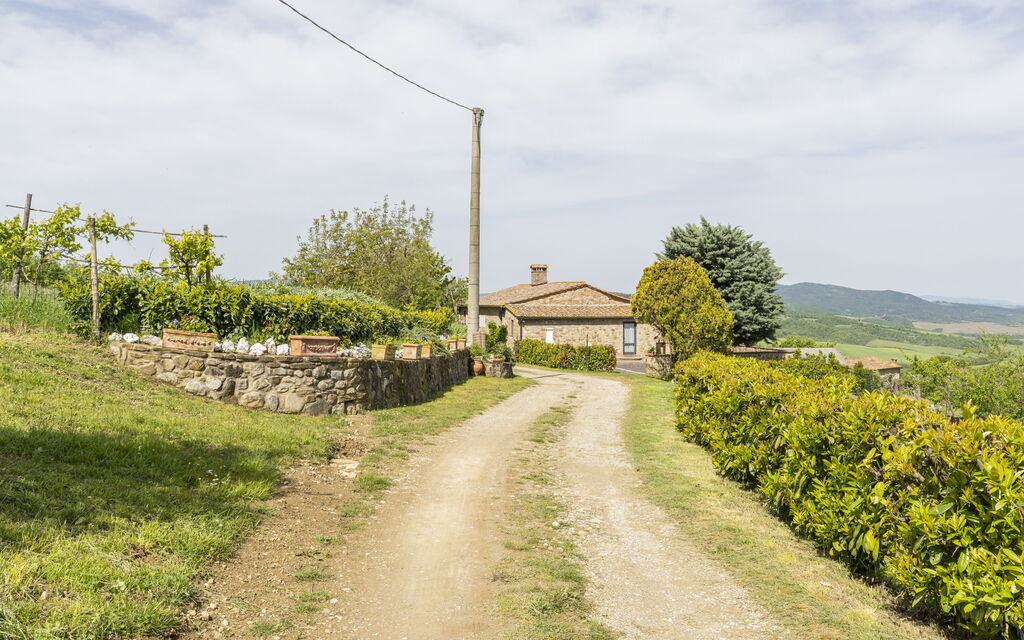 Podere Marcigliana - Radicondoli - Siena, Toscana: Autumn, Garden, Scenic View, Spring, Summer