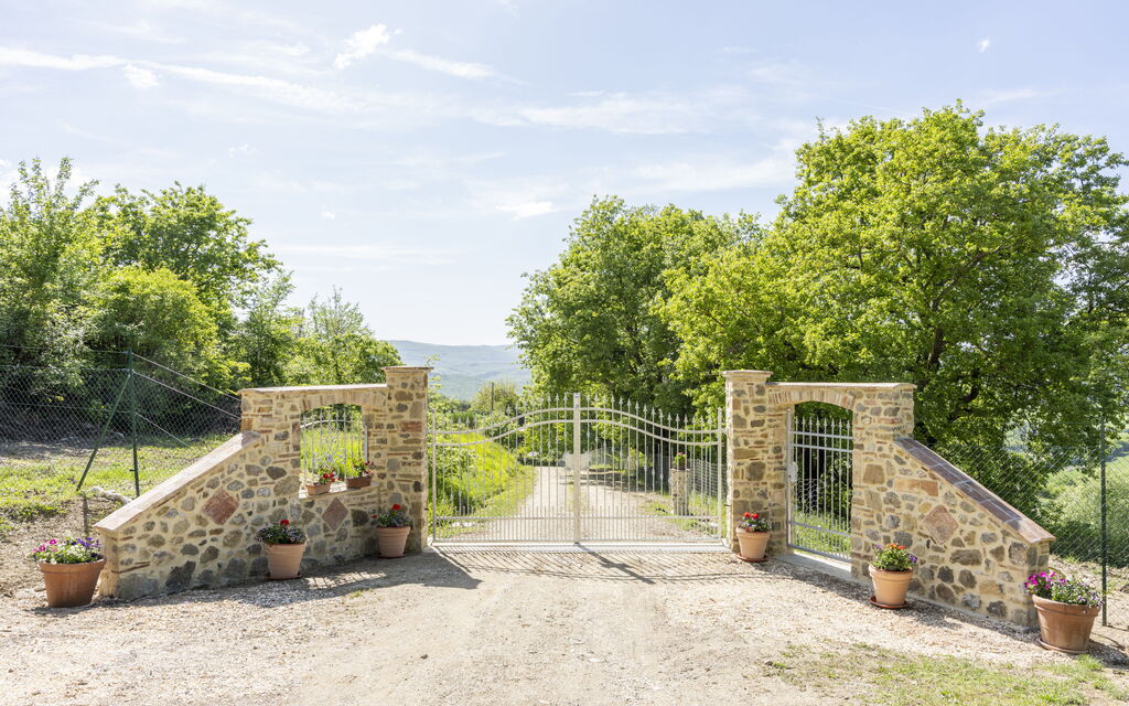 Podere Marcigliana - Radicondoli - Siena, Toscana: Autumn, Garden, Scenic View, Spring, Summer