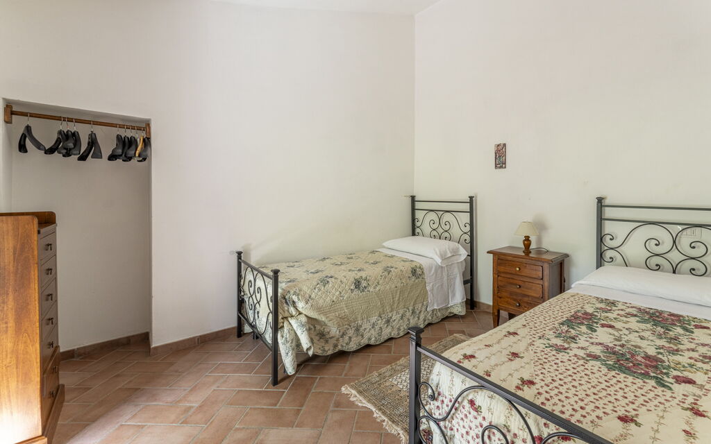 Podere Marcigliana - Radicondoli - Siena, Toscana - : Autunno, Camera da letto, Inverno, Primavera