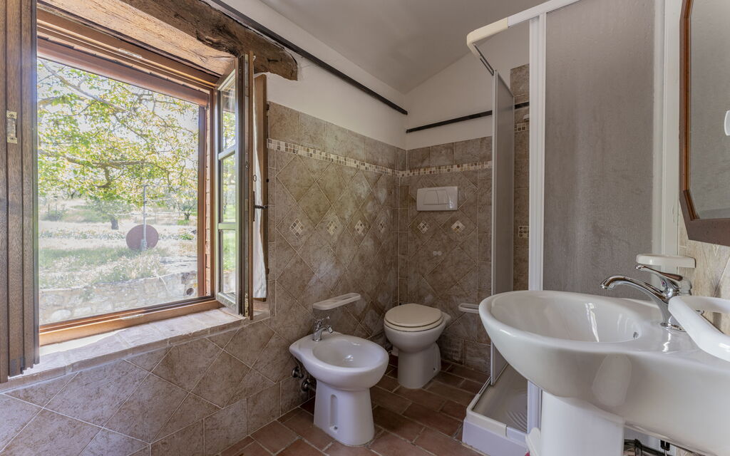 Podere Marcigliana - Radicondoli - Siena, Toscana - : Autumn, Bathroom, Spring, Summer