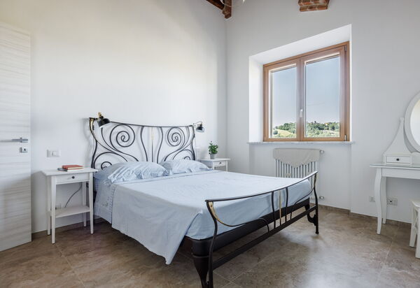 Anilde, Holiday Home with Pool, Wifi, Tuscany: Autumn, Bedroom, Spring, Summer