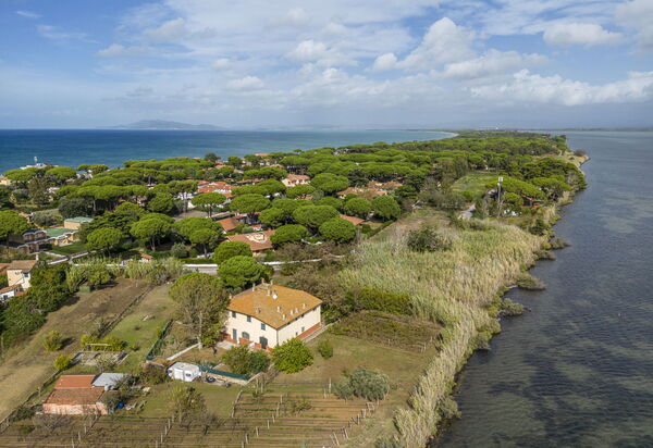 Orbetello Giannella Apartment- Orbetello, Toscana: Autumn, Building Exterior, Spring, Summer