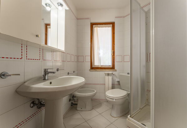 Argentario Giannella Apartment- Orbetello, Toscana: Autumn, Bathroom, Spring, Summer