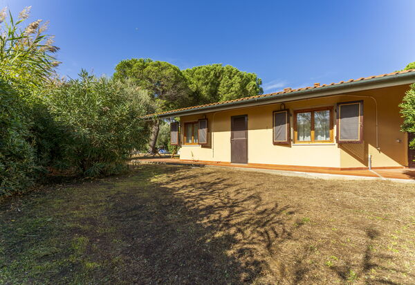Argentario Giannella Apartment- Orbetello, Toscana: Autumn, Building Exterior, Spring, Summer