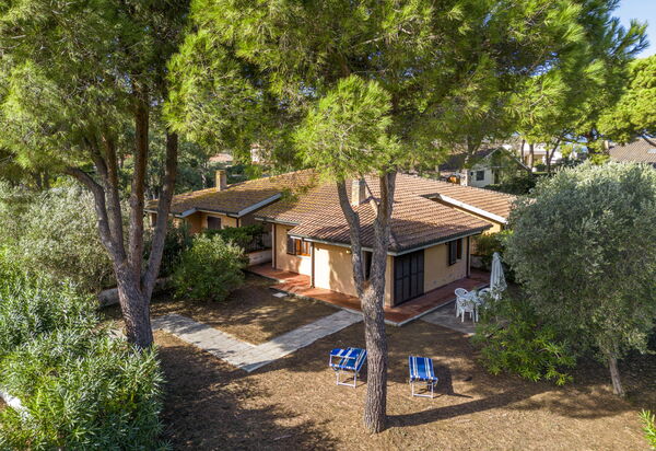 Giannella Apartment - Orbetello, Toscana: Autumn, Building Exterior, Spring, Summer