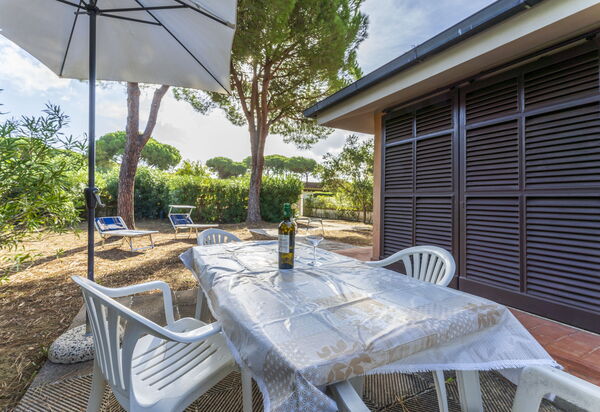 Giannella Apartment - Orbetello, Toscana: Autumn, Garden, Spring, Summer