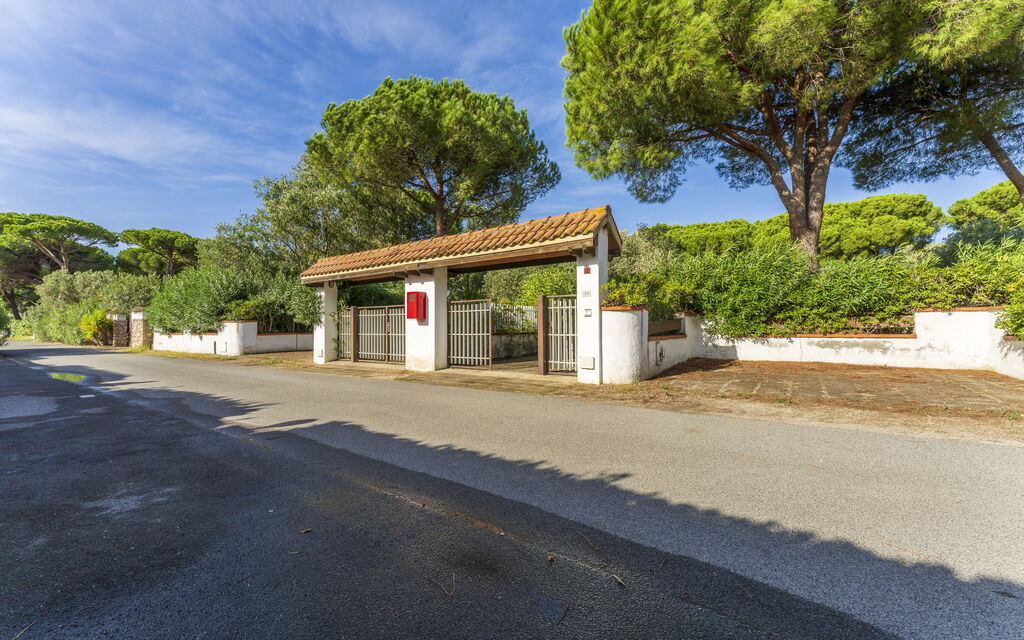 Giannella Apartment - Orbetello, Toscana: Autumn, Building Exterior, Spring, Summer