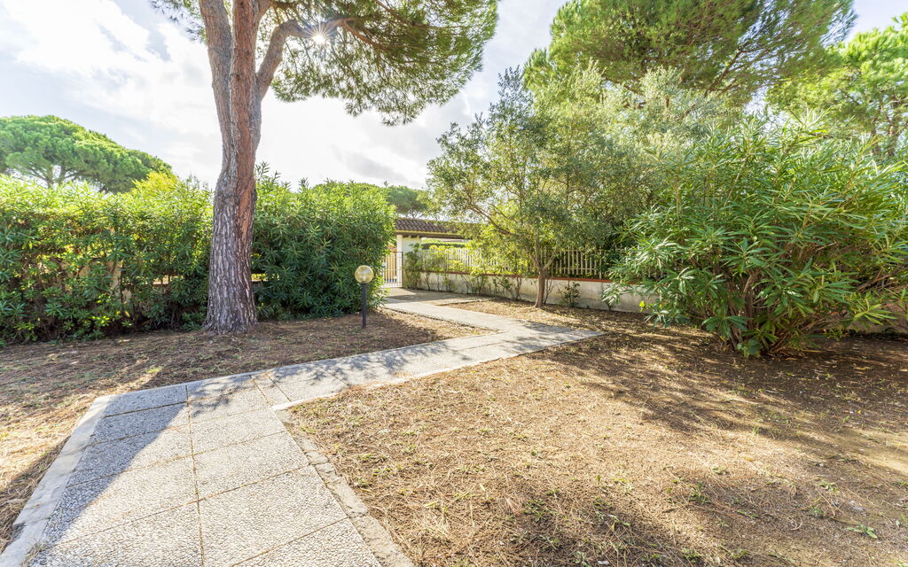 Giannella Apartment - Orbetello, Toscana: Autumn, Building Exterior, Spring, Summer