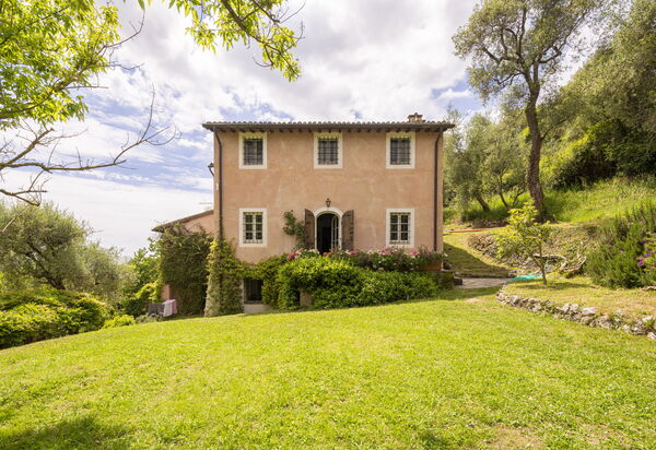 La Casa Dei Limoni, Camaiore, Pet Friendly, Wifi: Autumn, Main Entrance, Spring, Summer
