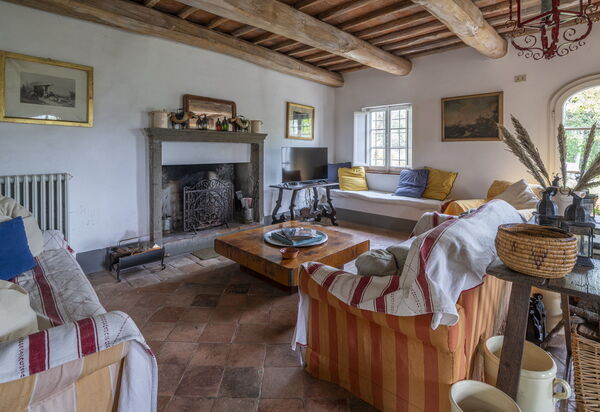 La Casa Dei Limoni, Camaiore, Pet Friendly, Wifi: Autumn, Living Room, Spring, Summer