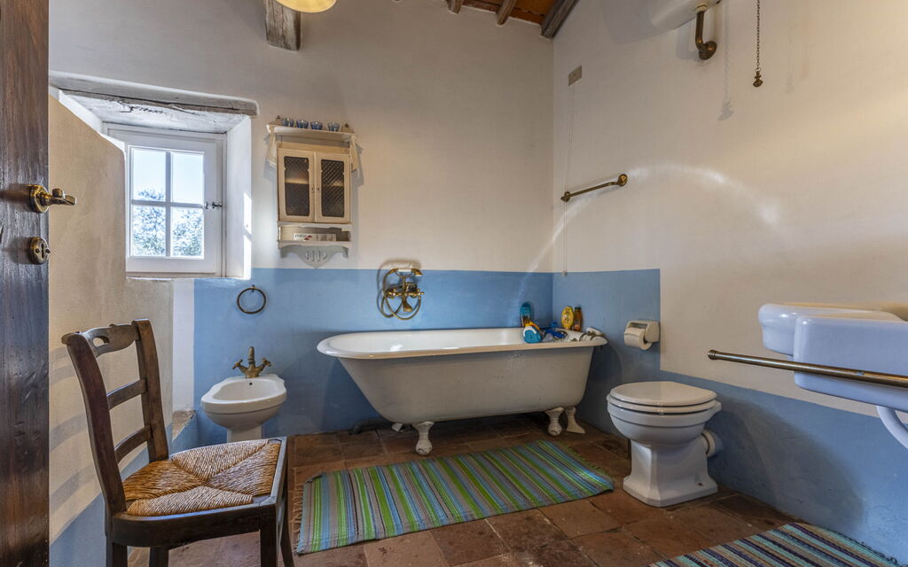 La Casa Dei Limoni, Camaiore, Pet Friendly, Wifi: Autumn, Bathroom, Spring, Summer