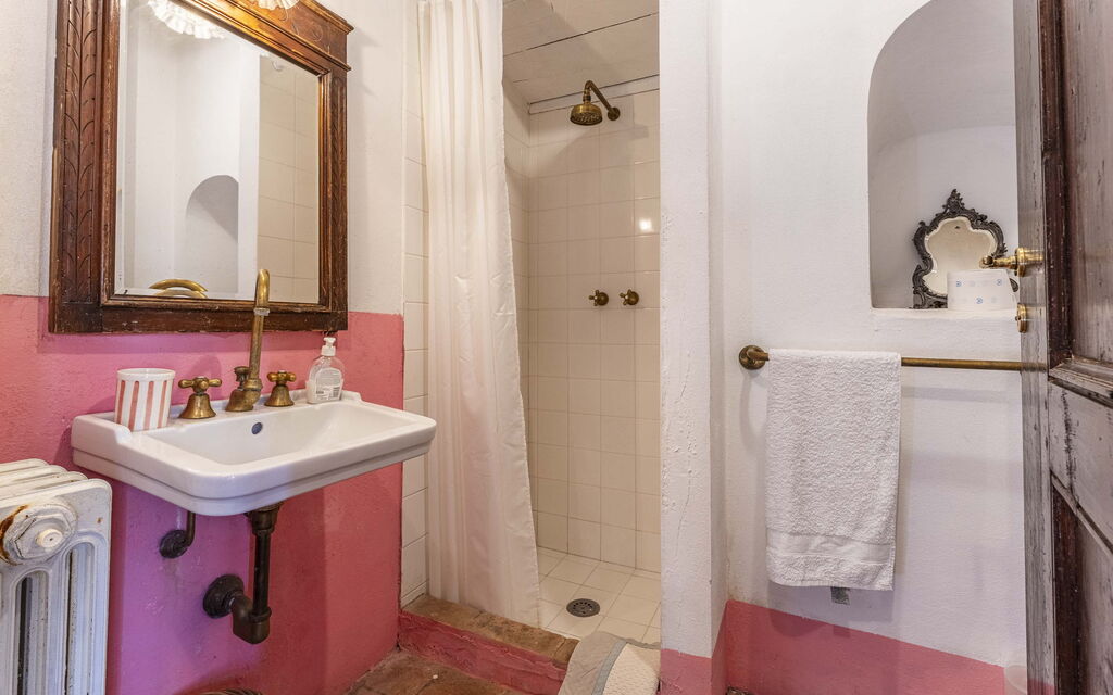 La Casa Dei Limoni, Camaiore, Pet Friendly, Wifi: Autumn, Bathroom, Spring, Summer