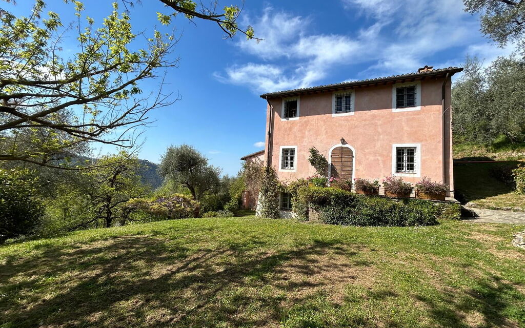La Casa Dei Limoni, Camaiore, Pet Friendly, Wifi: Autumn, Main Entrance, Spring, Summer