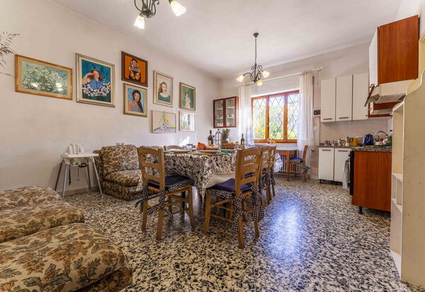 Casa Vacanza Mais - Camaiore, Toscana: Autunno, Cucina, Estate, Primavera, Sala da pranzo