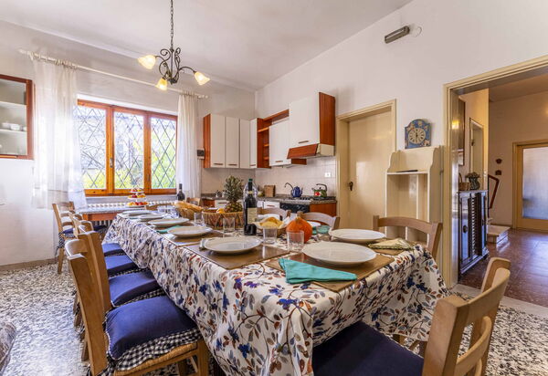 Casa Vacanza Mais - Camaiore, Toscana: Autunno, Cucina, Estate, Primavera, Sala da pranzo