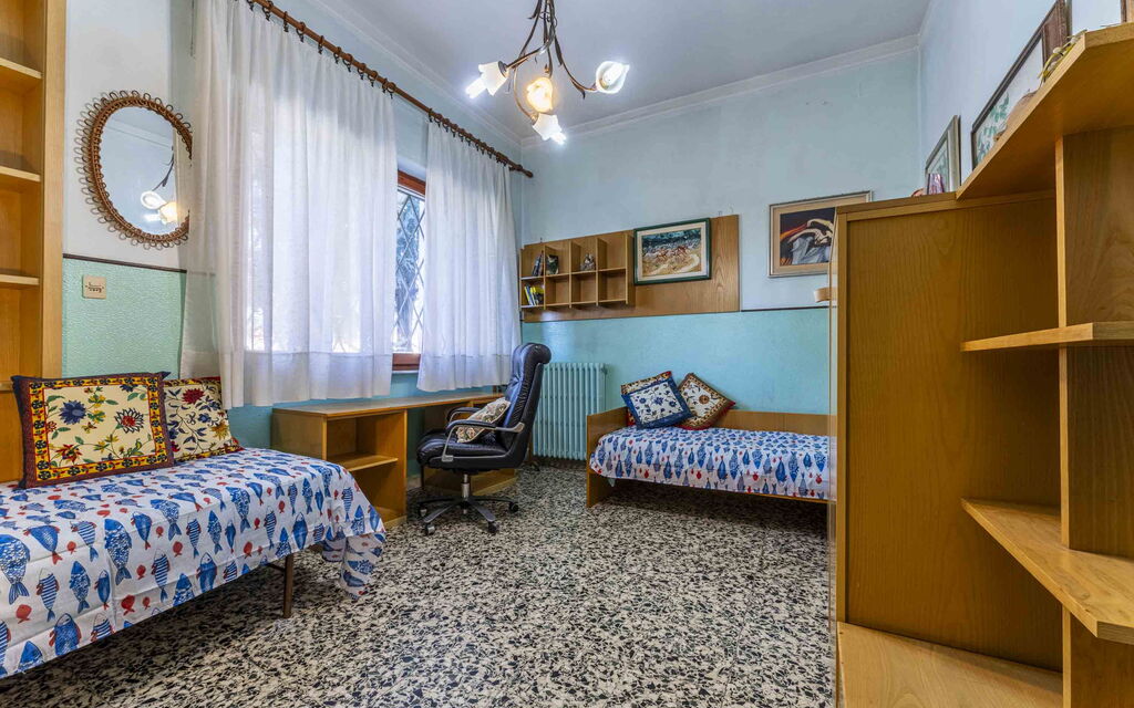 Casa Vacanza Mais - Camaiore, Toscana: Autumn, Bedroom, Spring, Summer