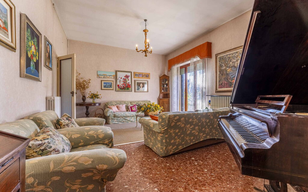 Casa Vacanza Mais - Camaiore, Toscana: Autumn, Living Room, Spring, Summer