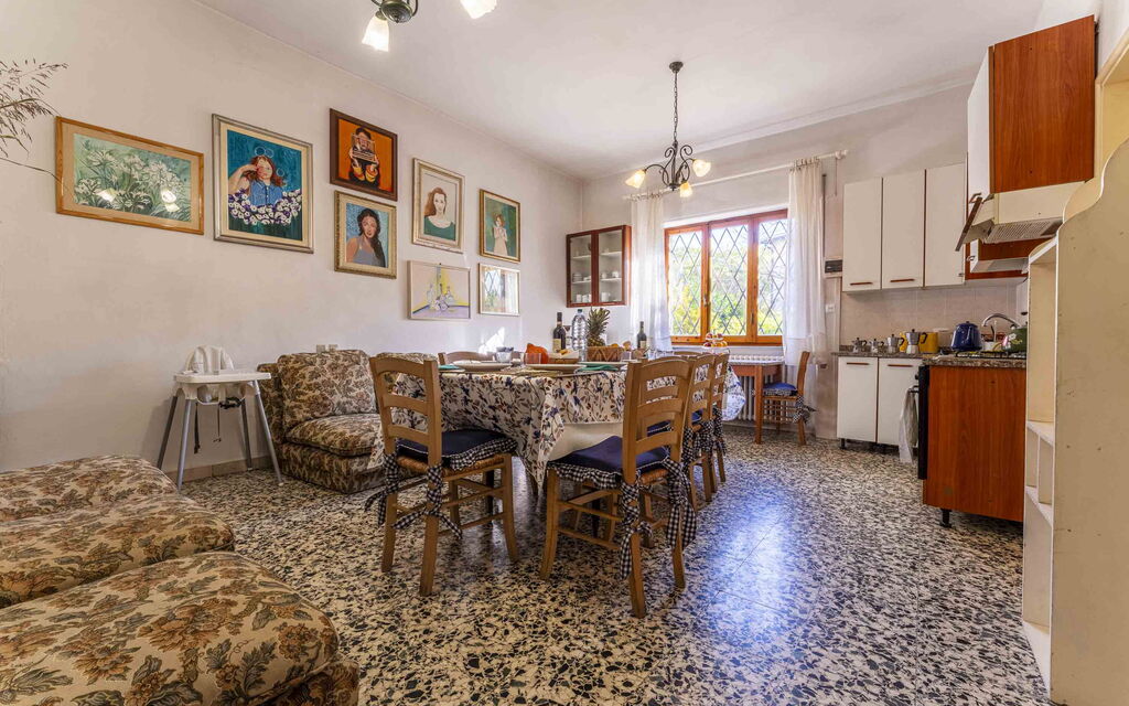 Casa Vacanza Mais - Camaiore, Toscana: Autumn, Dining Room, Kitchen, Spring, Summer