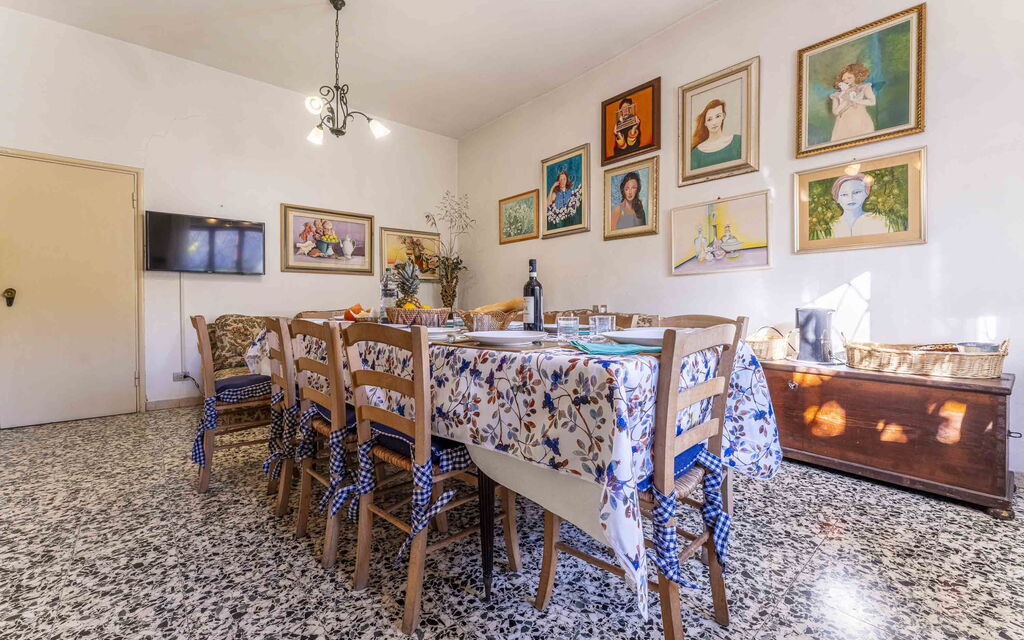 Casa Vacanza Mais - Camaiore, Toscana: Autumn, Dining Room, Spring, Summer