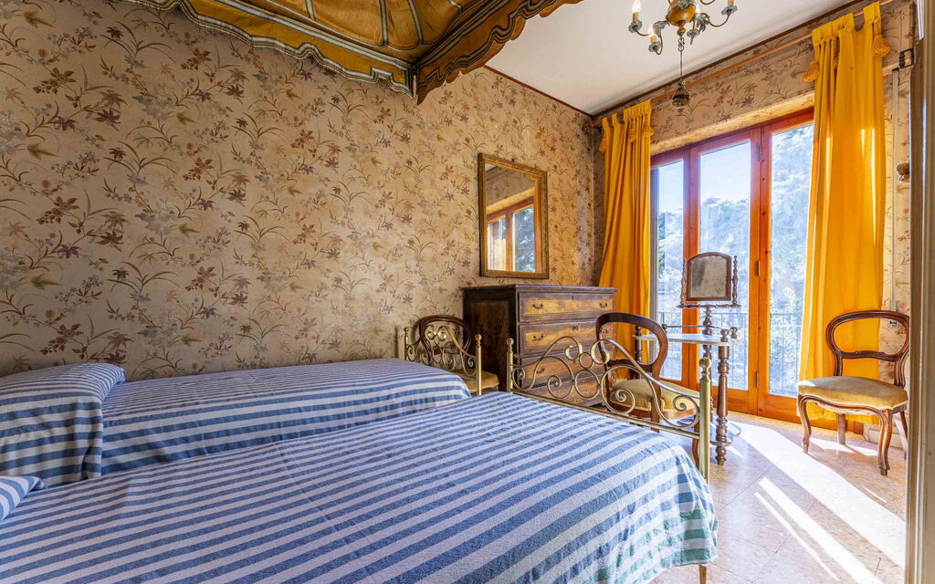 Casa Vacanza Mais - Camaiore, Toscana: Autumn, Bedroom, Spring, Summer