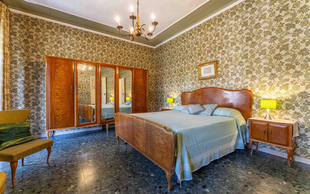 Casa Vacanza Mais - Camaiore, Toscana: Autumn, Bedroom, Spring, Summer